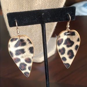 Leopard Plunder Leather-like earrings